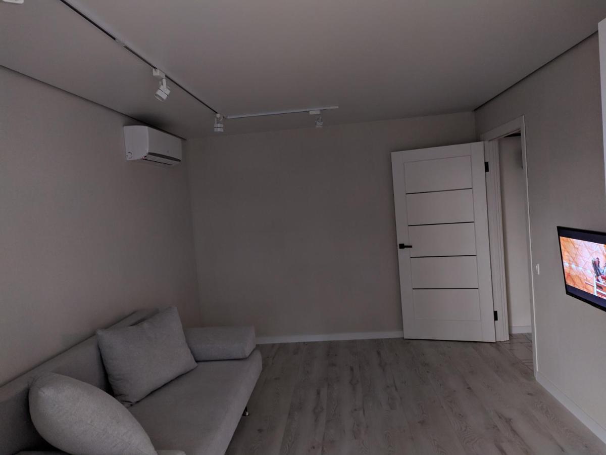 Cozy 75 Apart In Center - 2Х Кімнатна Квартира В Центрі Кропивницького Kropyvnytskyj Exteriör bild